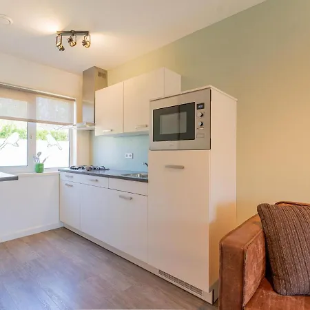 Tiny Koolmees Holiday home