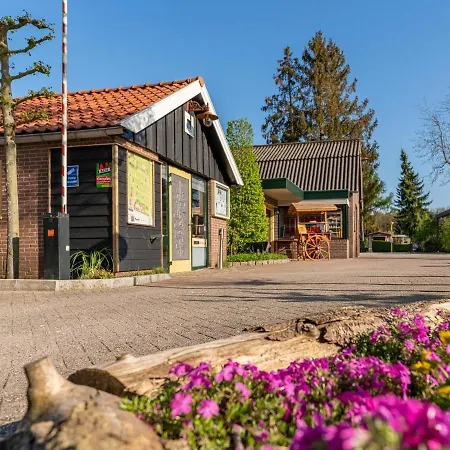 Holiday home Tiny Koolmees *