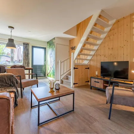 Tiny Koolmees Holiday home *