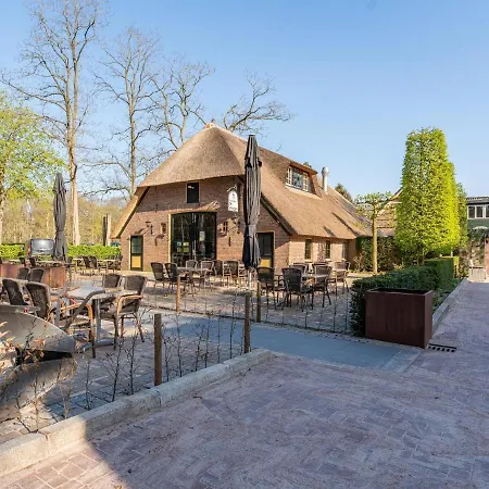 Tiny Koolmees 別荘 フルスホルスト